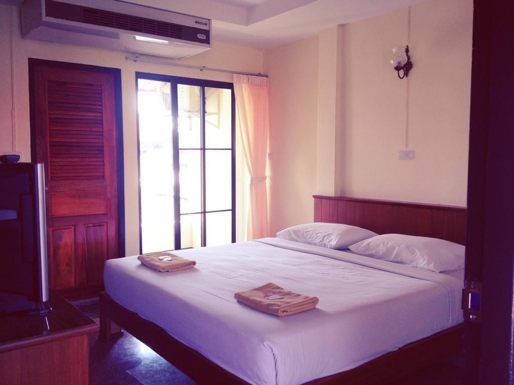 Safe House Court Hotel Chiang Mai Kamer foto