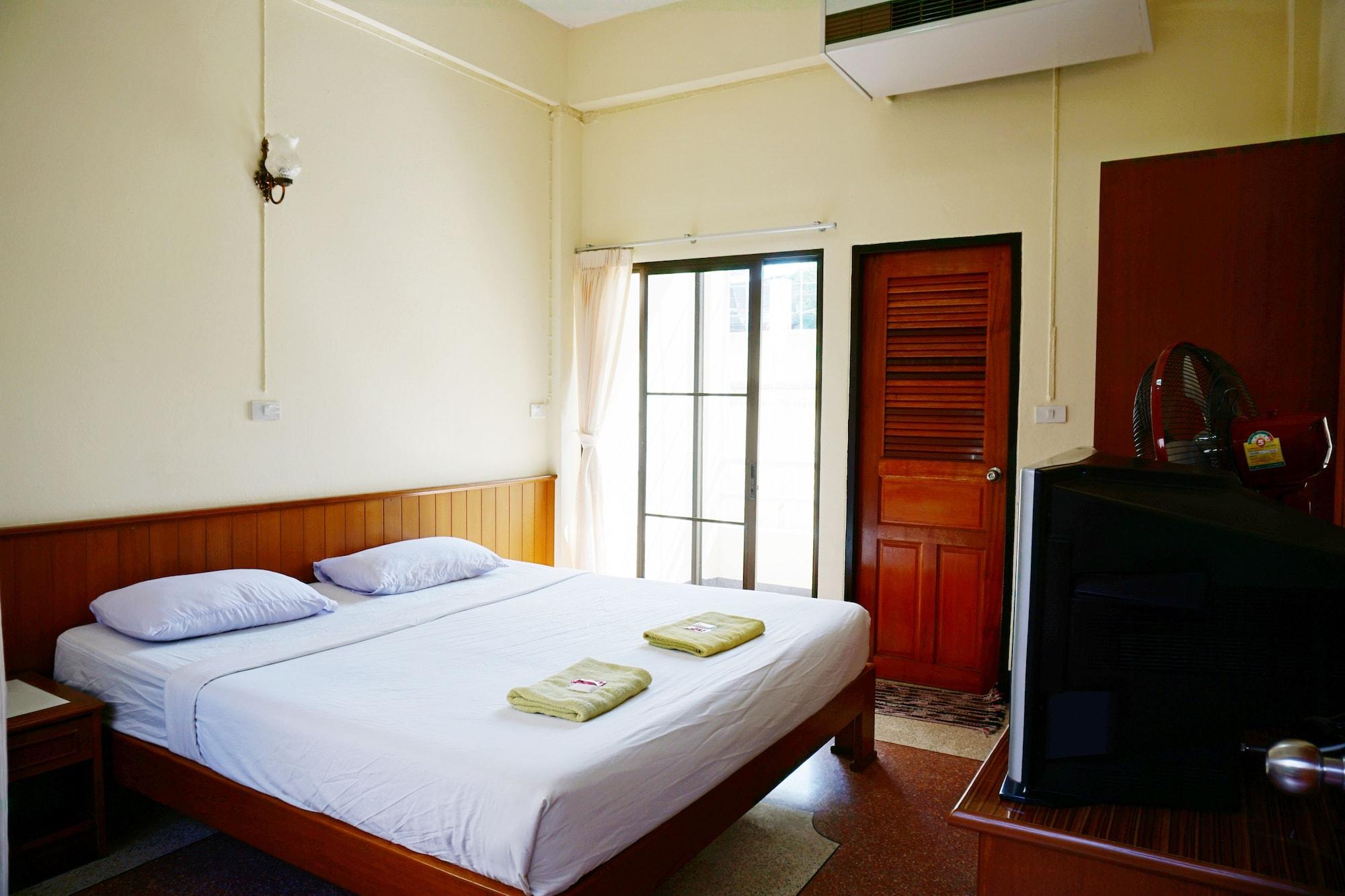 Safe House Court Hotel Chiang Mai Buitenkant foto