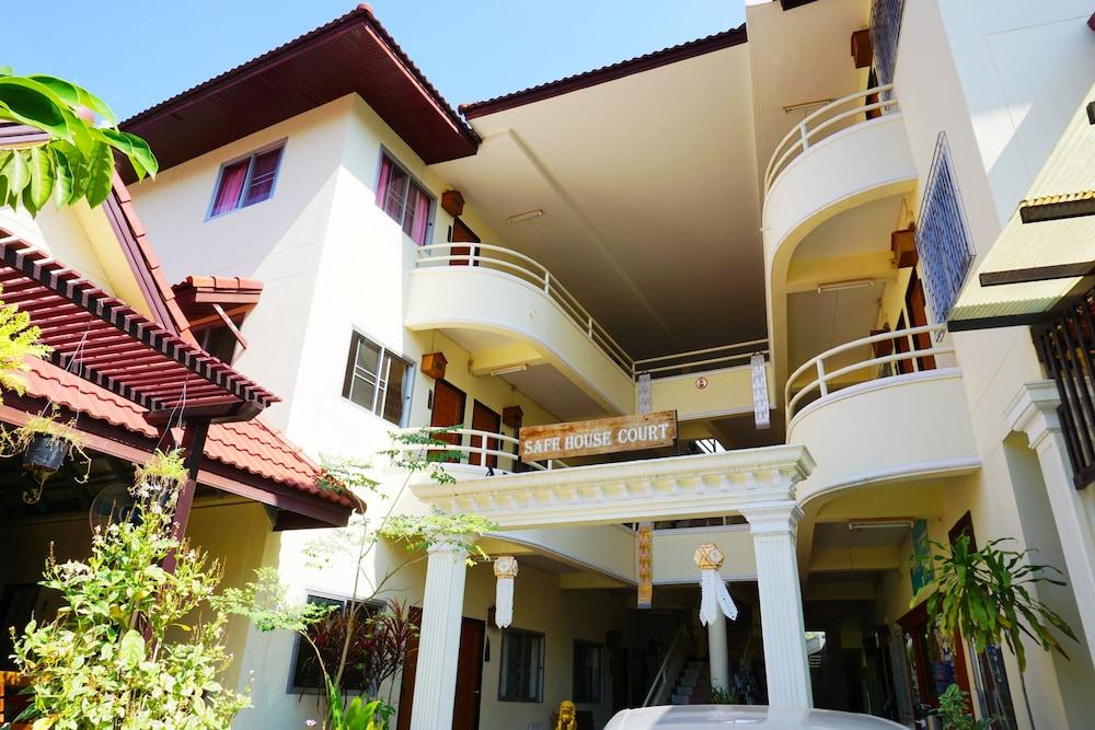 Safe House Court Hotel Chiang Mai Buitenkant foto