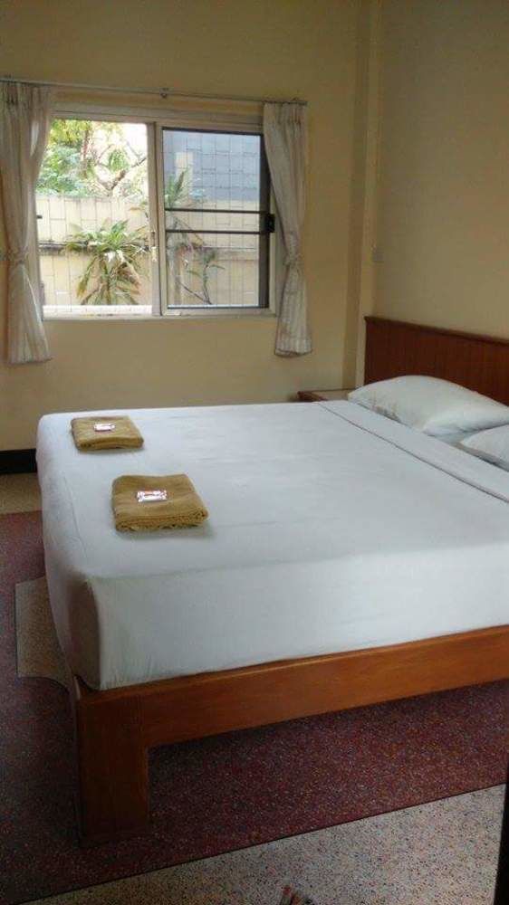 Safe House Court Hotel Chiang Mai Buitenkant foto