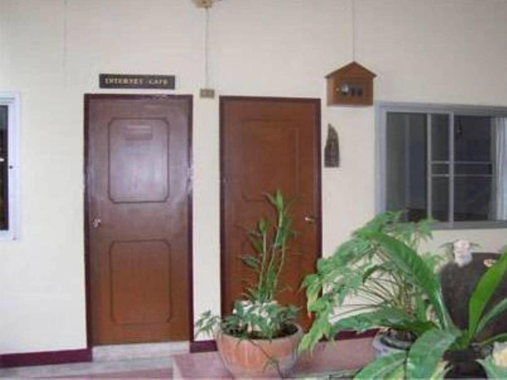 Safe House Court Hotel Chiang Mai Buitenkant foto