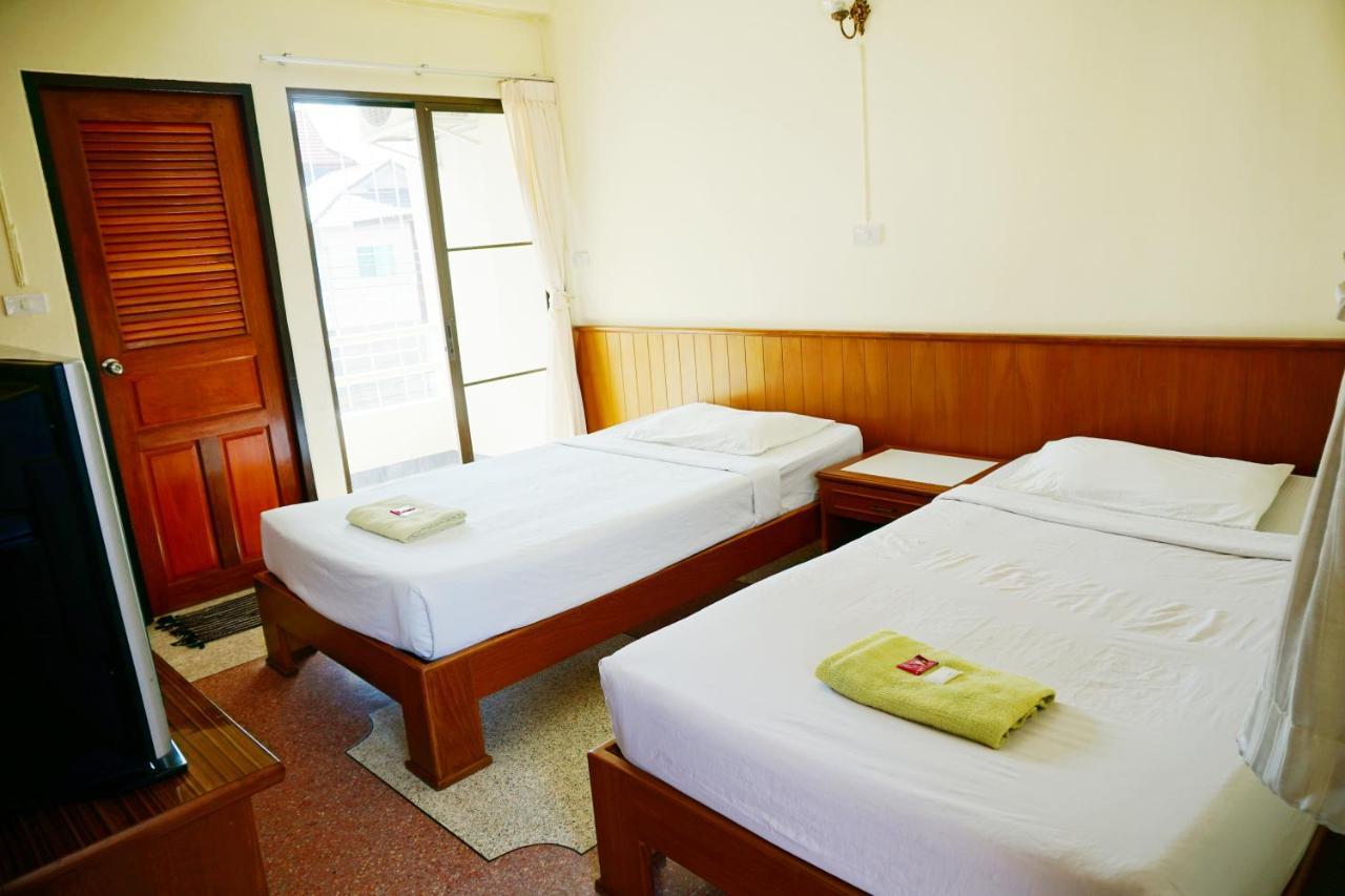 Safe House Court Hotel Chiang Mai Buitenkant foto
