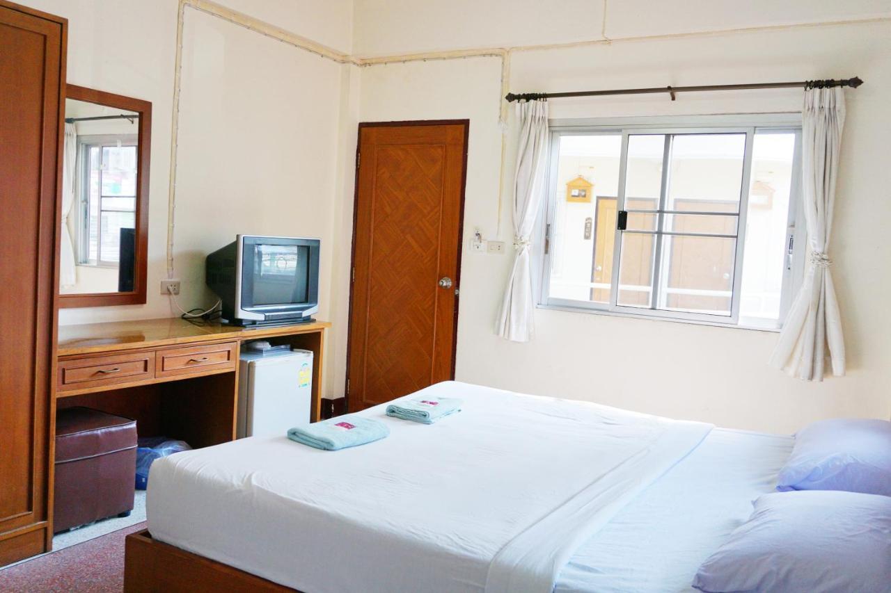Safe House Court Hotel Chiang Mai Buitenkant foto